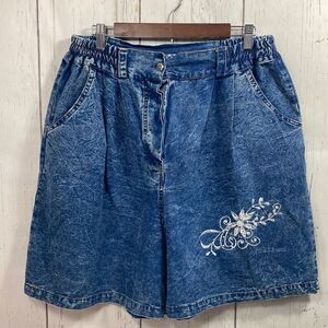Pretty Bleu Vintage Pleated High Waist Mom Jeans Shorts Pearls